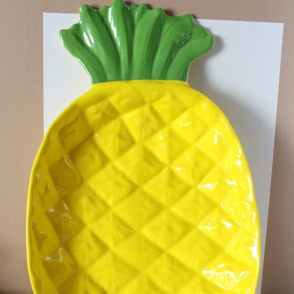Melamine Pineapple Serving Tray - Picture 1 of 3